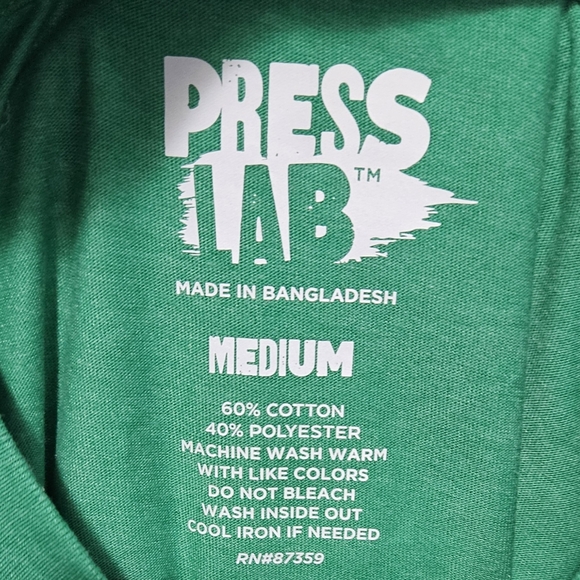 What the Elf Christmas Graphic Tee NEW - Picture 2 of 3